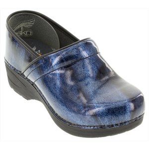 Dansko XP 2.0 Patent Leather Clogs